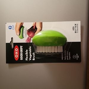 OXO Good Grips Flexible Vegetable Brush- New!